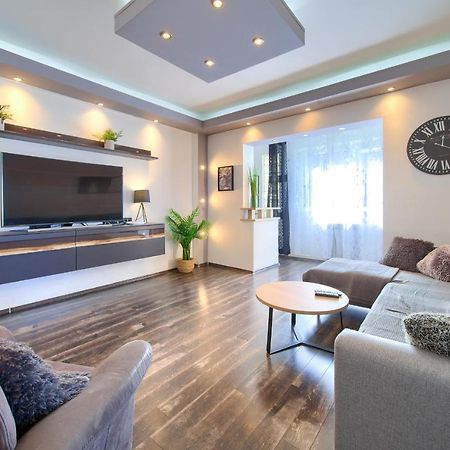 Luxury Apartments Vanessa, นยีวีเซ ภายนอก รูปภาพ