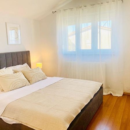 Luxury Apartments Vanessa, นยีวีเซ ภายนอก รูปภาพ