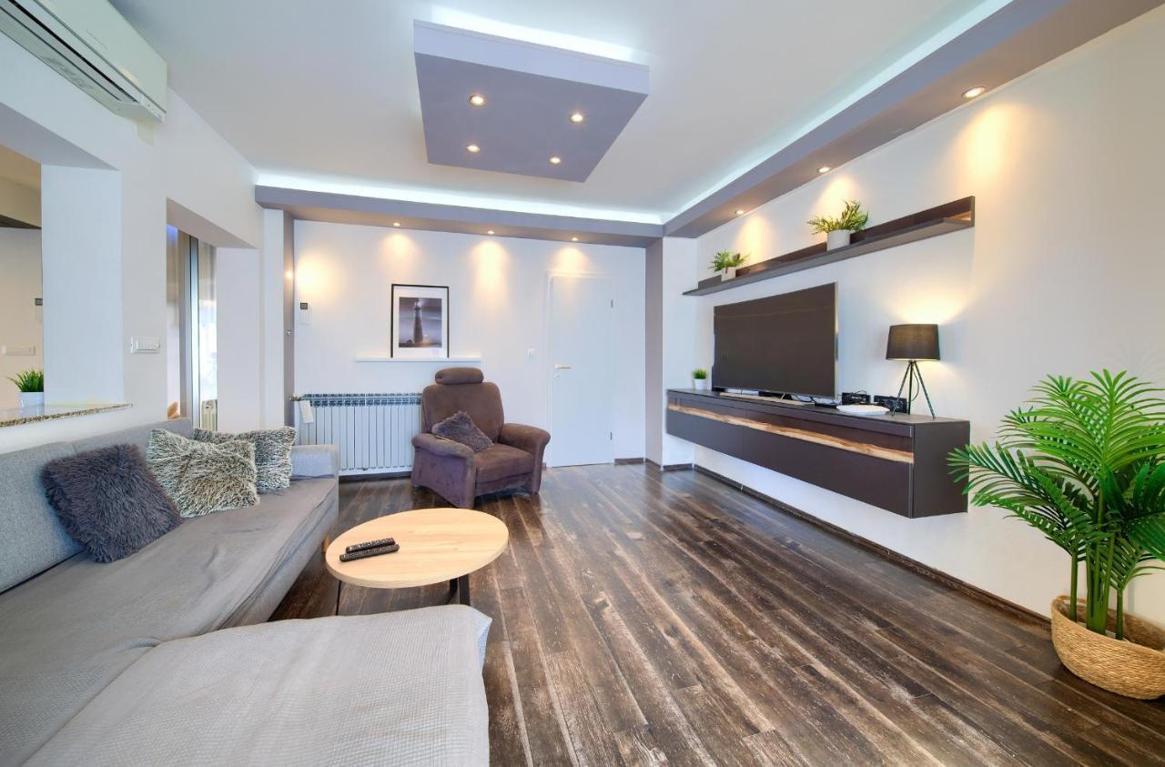 Luxury Apartments Vanessa, นยีวีเซ ภายนอก รูปภาพ
