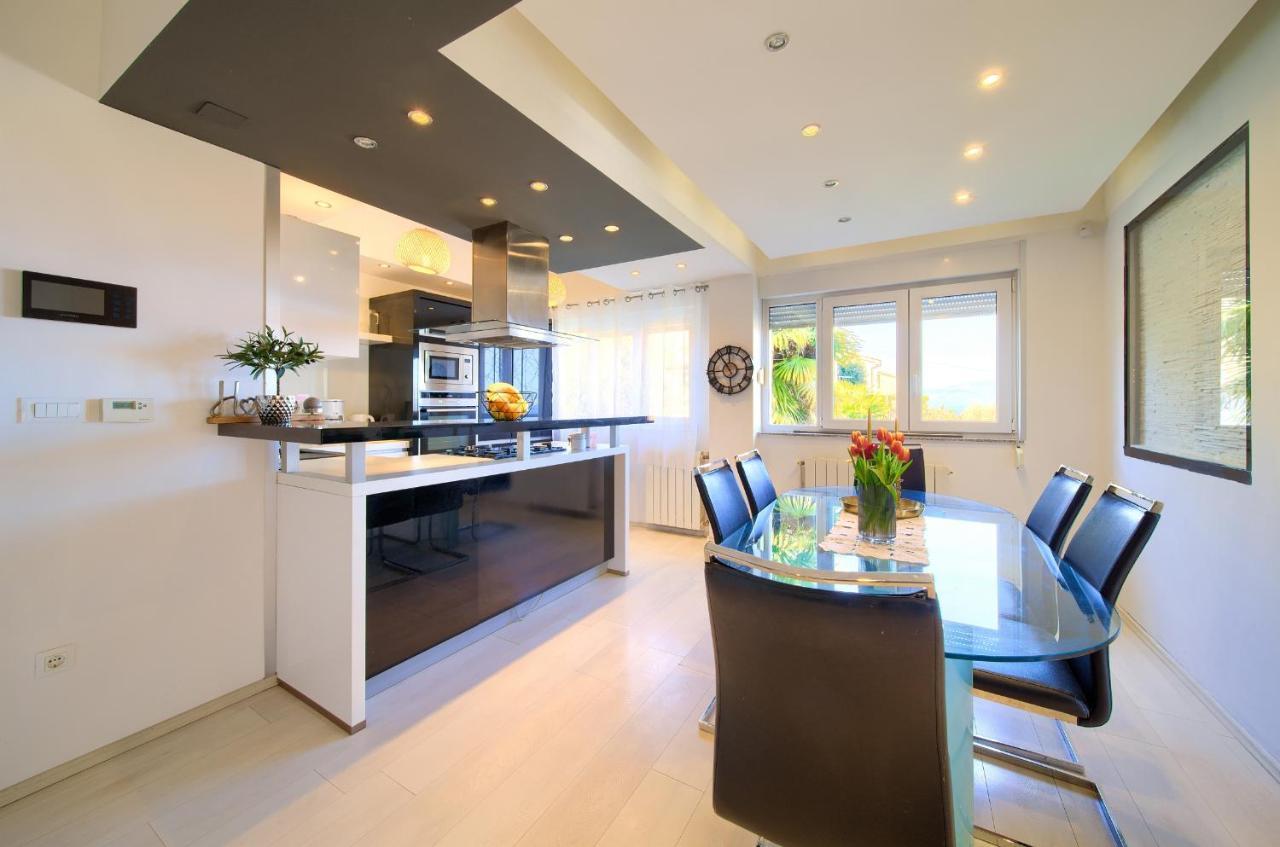 Luxury Apartments Vanessa, นยีวีเซ ภายนอก รูปภาพ