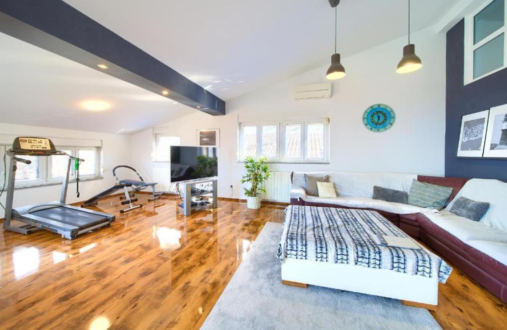 Luxury Apartments Vanessa, นยีวีเซ ภายนอก รูปภาพ