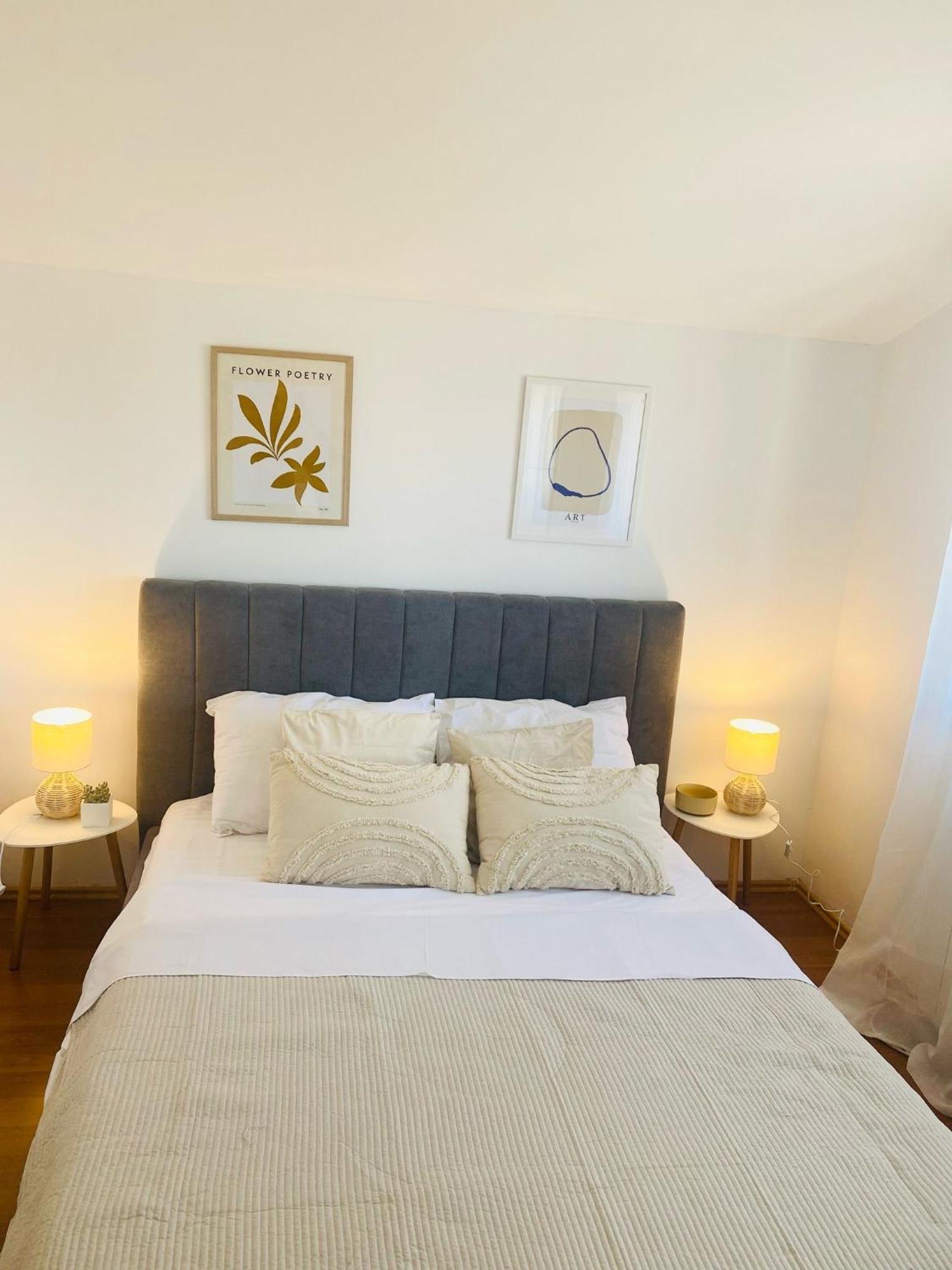 Luxury Apartments Vanessa, นยีวีเซ ภายนอก รูปภาพ