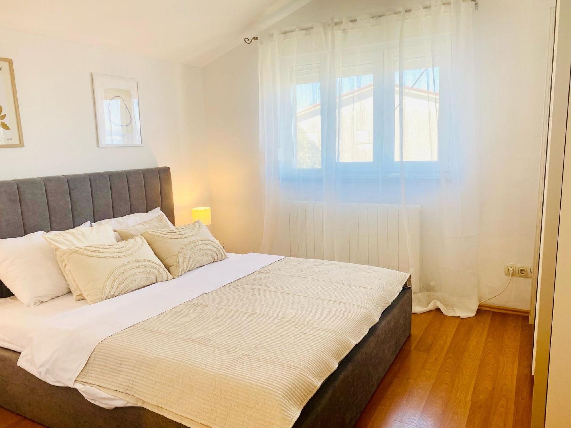 Luxury Apartments Vanessa, นยีวีเซ ภายนอก รูปภาพ