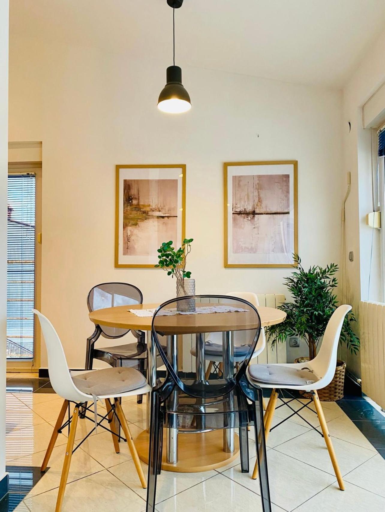 Luxury Apartments Vanessa, นยีวีเซ ภายนอก รูปภาพ